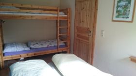 29 2tes Schlafzimmer.JPG